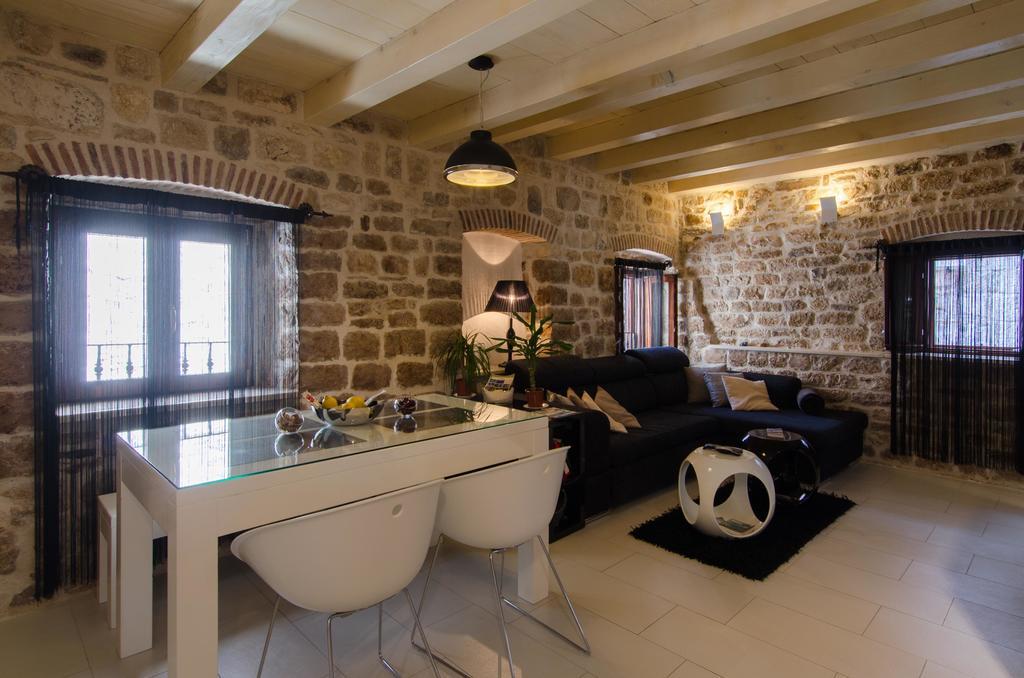 Apartment Capo Family & Capo Studio -Old Town-Parking Trogir Oda fotoğraf