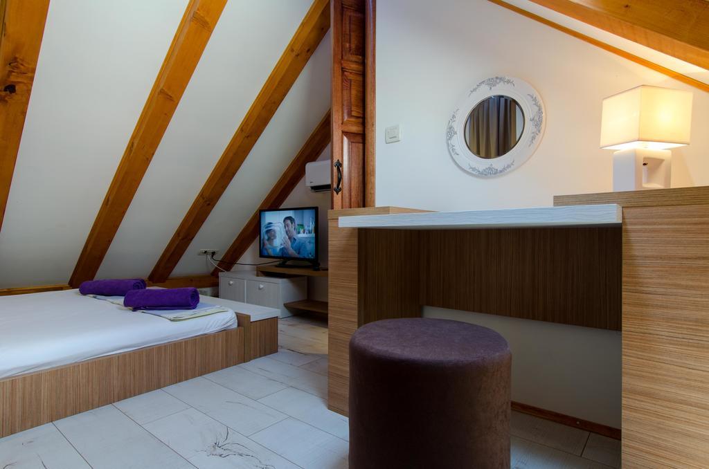 Apartment Capo Family & Capo Studio -Old Town-Parking Trogir Oda fotoğraf
