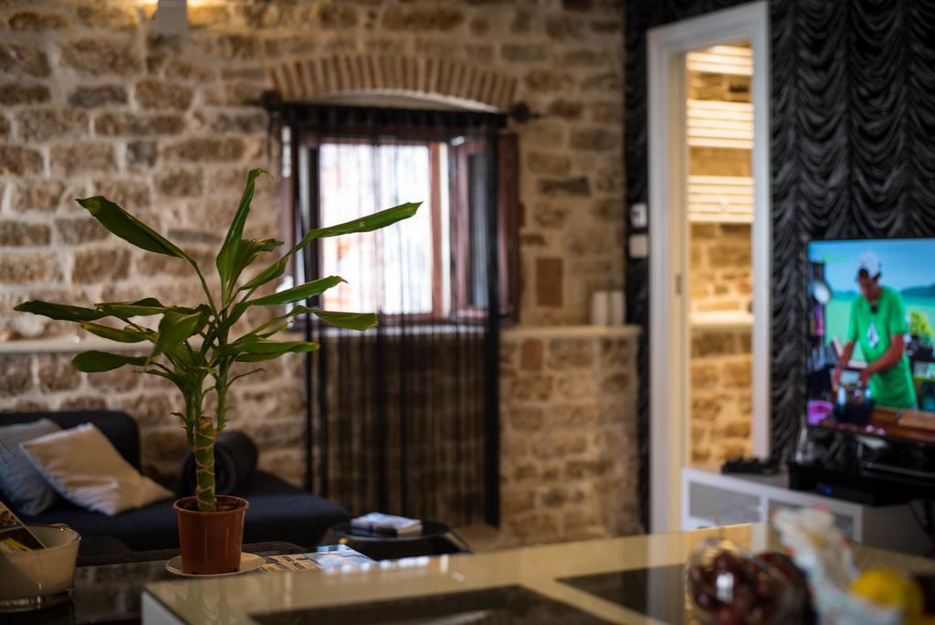 Apartment Capo Family & Capo Studio -Old Town-Parking Trogir Oda fotoğraf